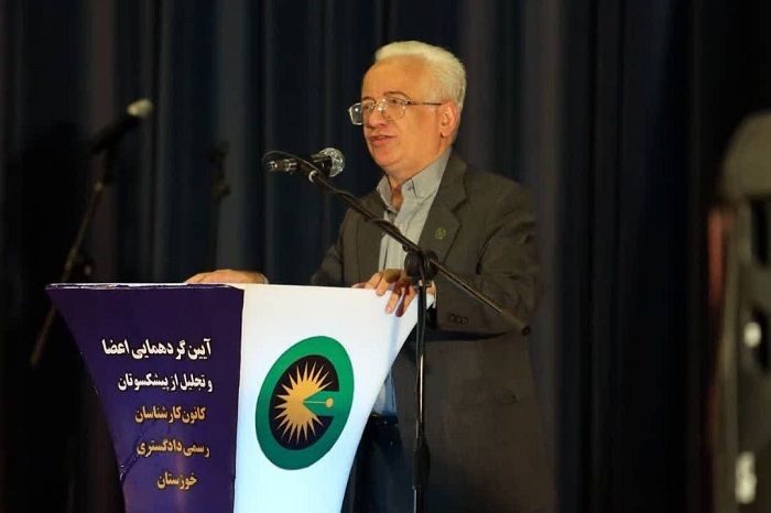 تجلیل رییس کانون کارشناسان رسمی دادگستری خوزستان از حضور اعضا در مجمع عمومی عادی سالیانه 